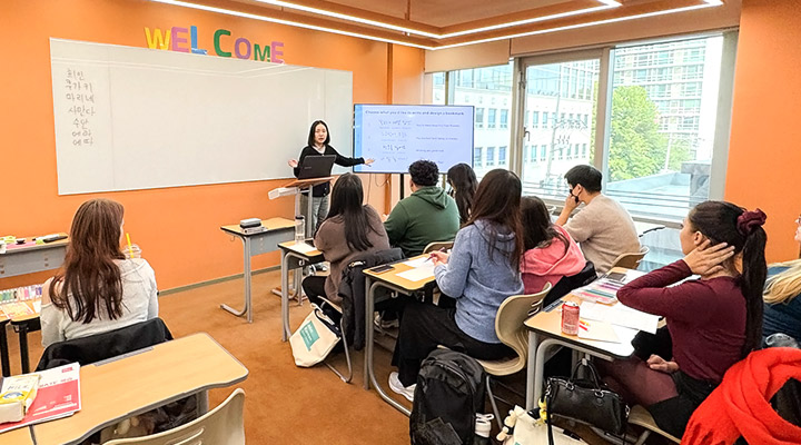 Arrive at the classroom  Arrive at edm Korean, located on the 4th floor of Gangnam Jace Tower.